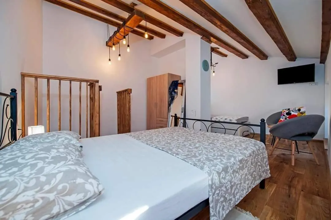 Joseph'S Yard Apartment Rovinj