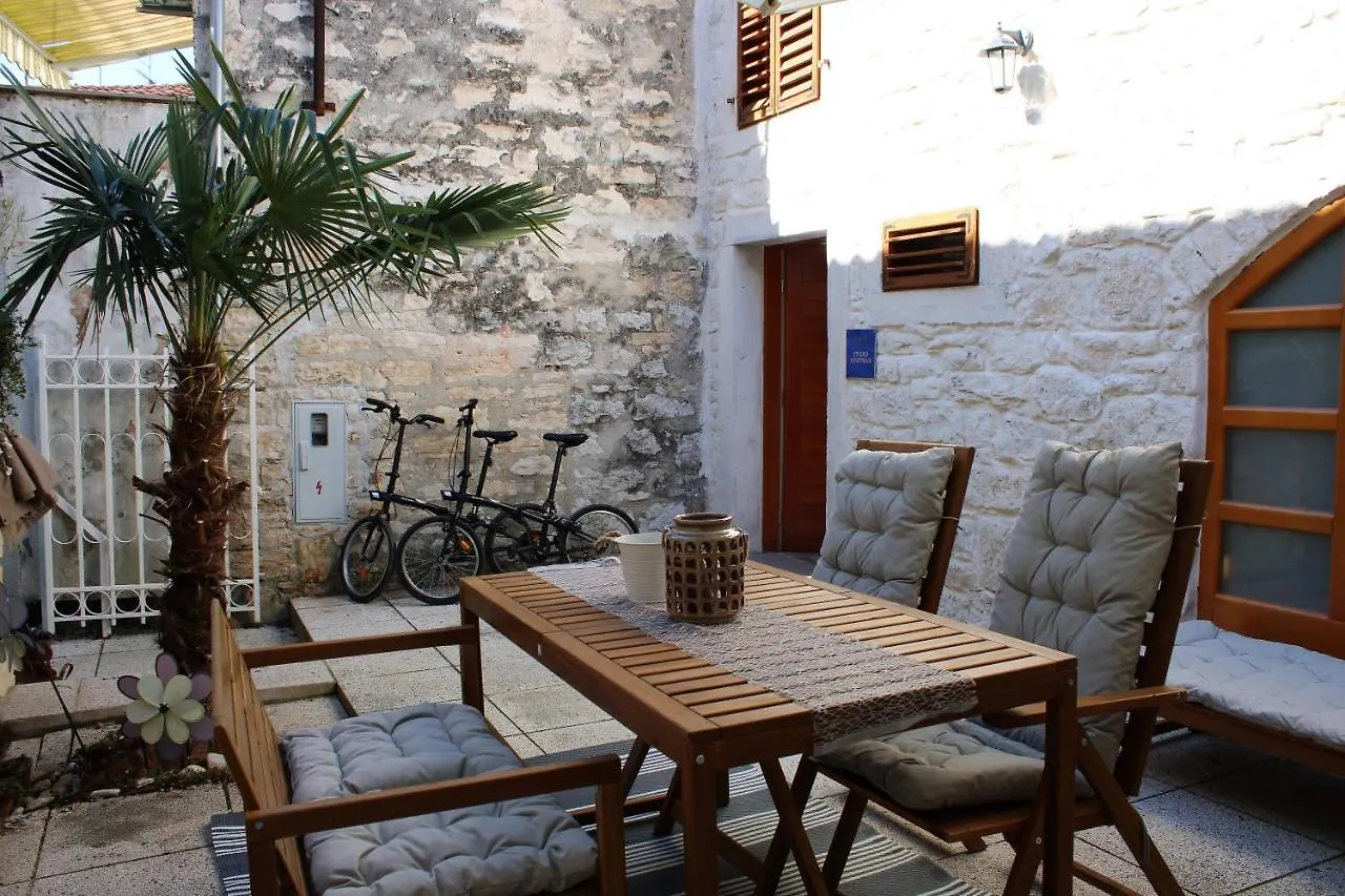 Joseph'S Yard Apartment Rovinj 0*,