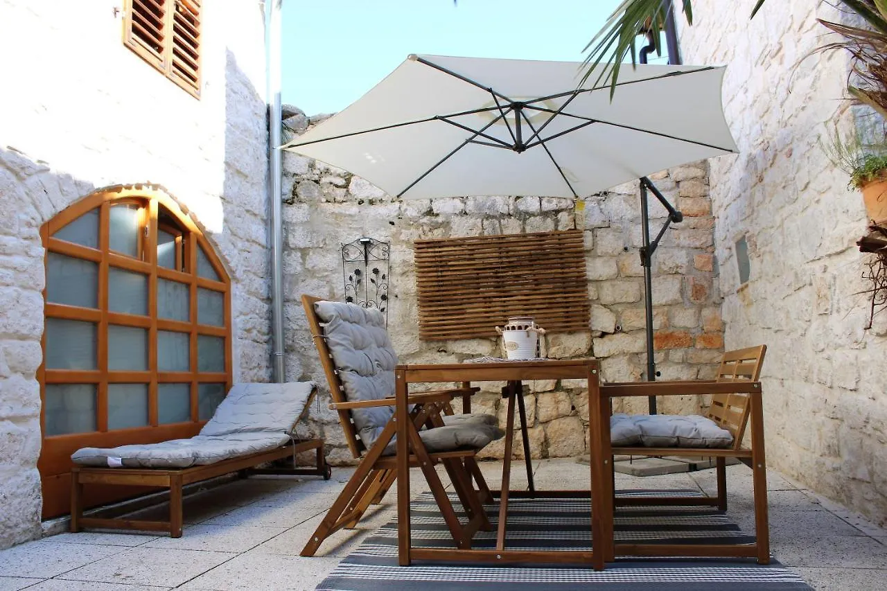 Joseph'S Yard Apartment Rovinj Hırvatistan